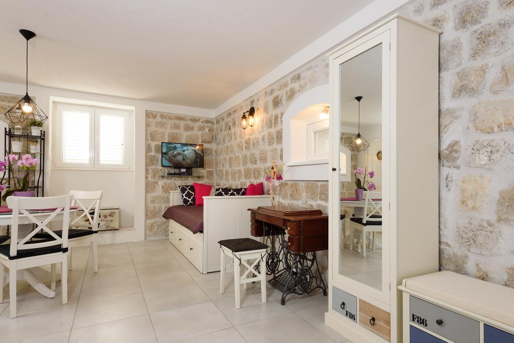 Ferienwohnung Studio Tironi 2 -Sonja Trogir Exterior foto