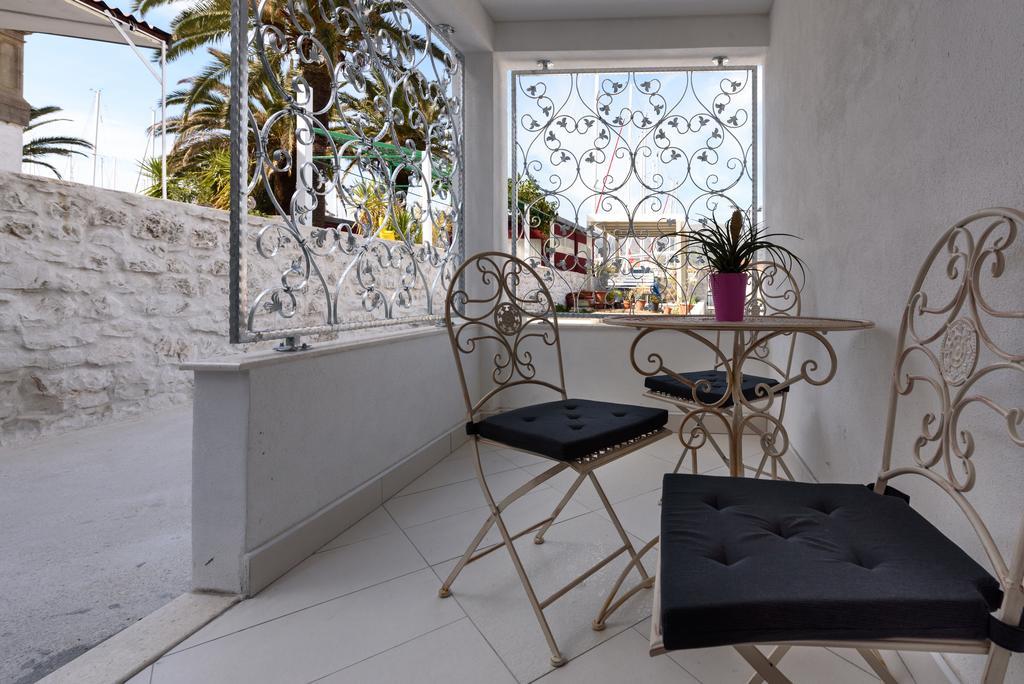 Ferienwohnung Studio Tironi 2 -Sonja Trogir Exterior foto