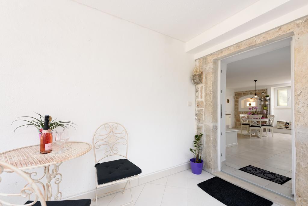 Ferienwohnung Studio Tironi 2 -Sonja Trogir Exterior foto