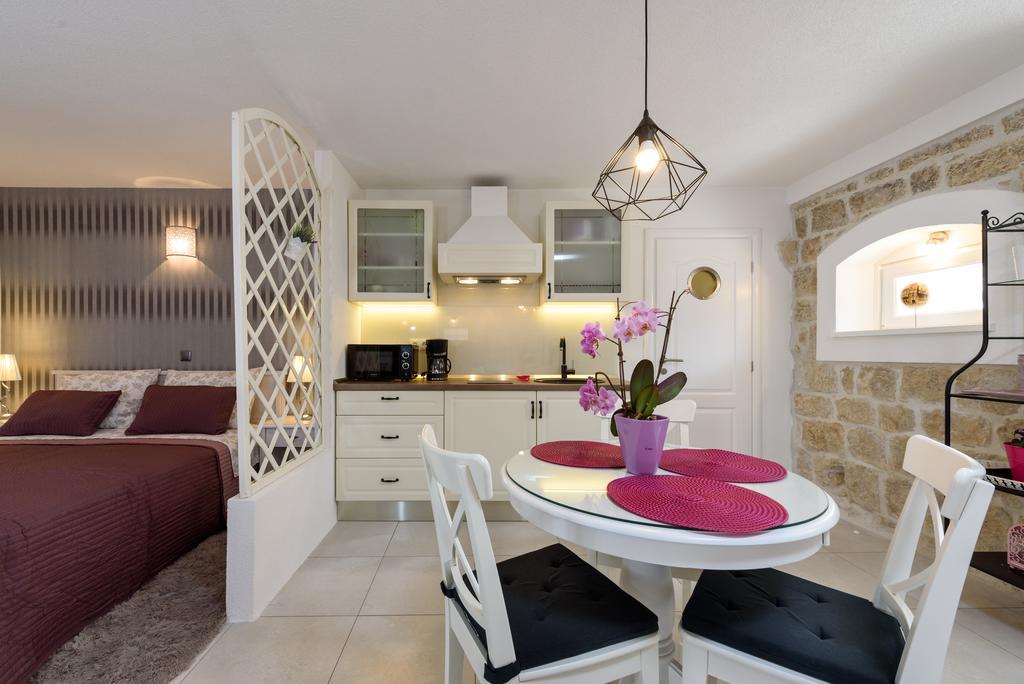 Ferienwohnung Studio Tironi 2 -Sonja Trogir Exterior foto