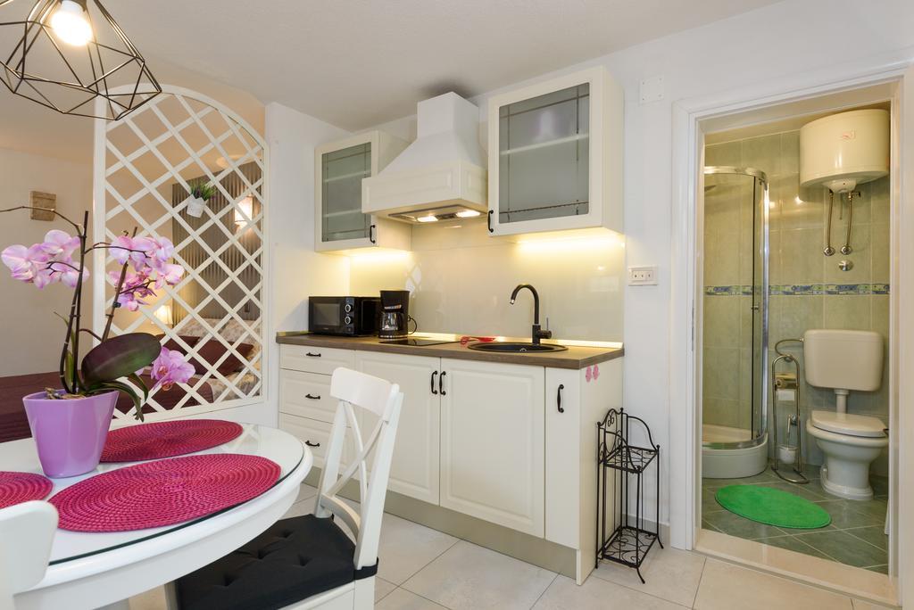 Ferienwohnung Studio Tironi 2 -Sonja Trogir Exterior foto
